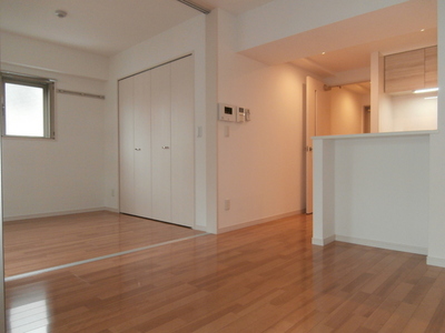 Living and room. Spacious living room and bedroom