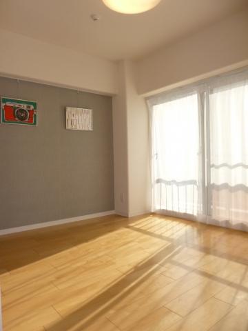 Non-living room. 3