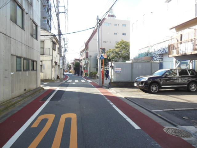 Local photos, including front road. Local (10 May 2013) Shooting