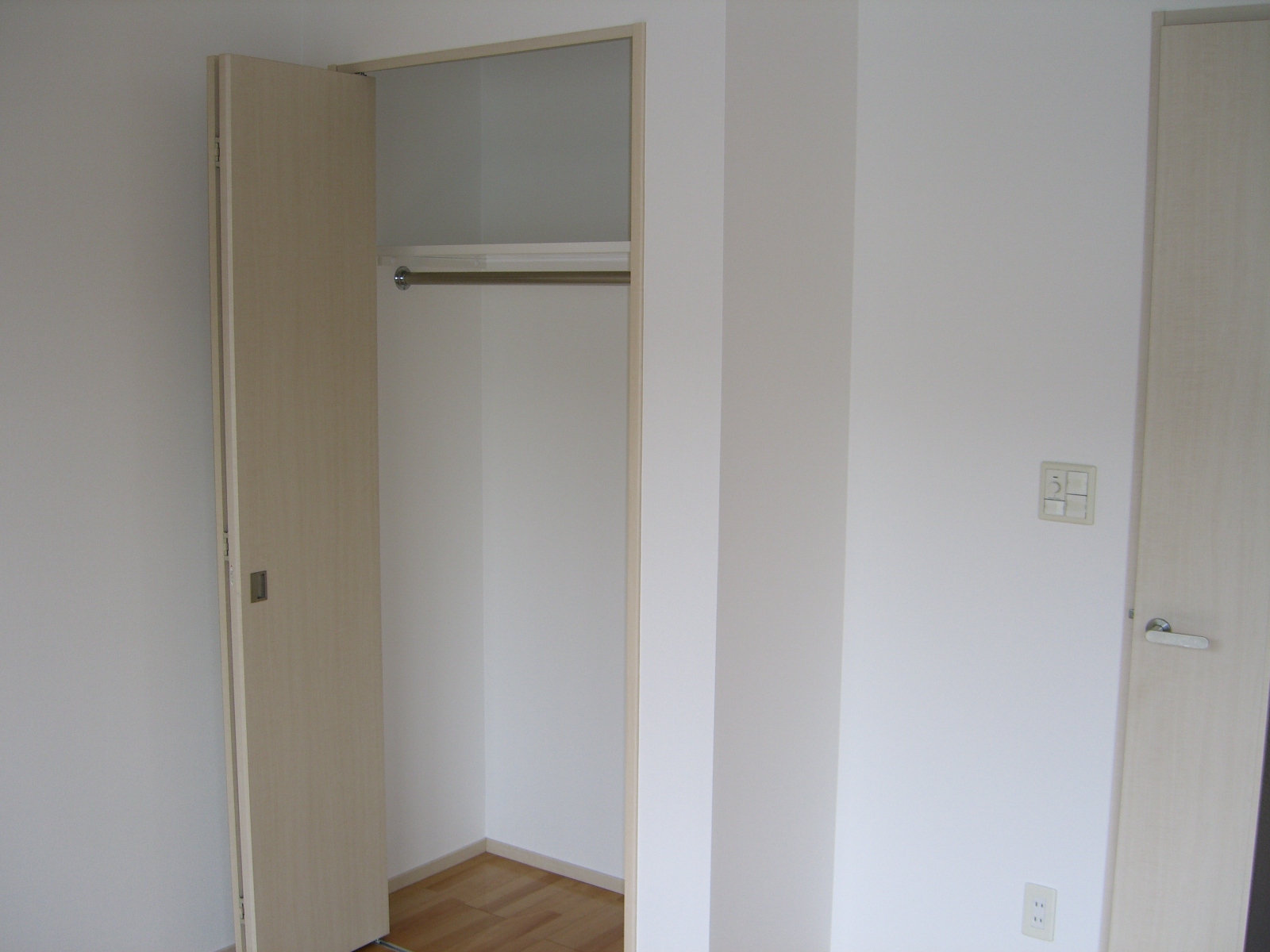 Receipt. Room in the accommodation is also sufficient breadth