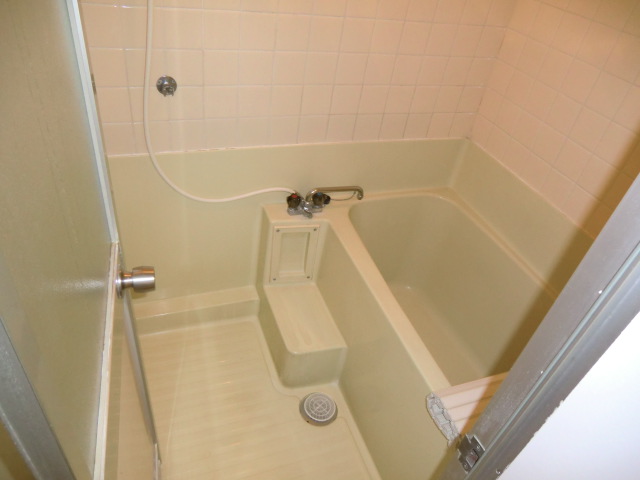 Bath. Put loose in the spread of the bathtub! !