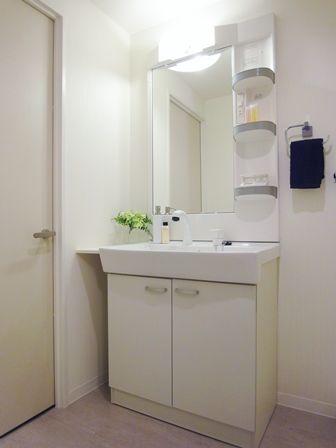 Wash basin, toilet