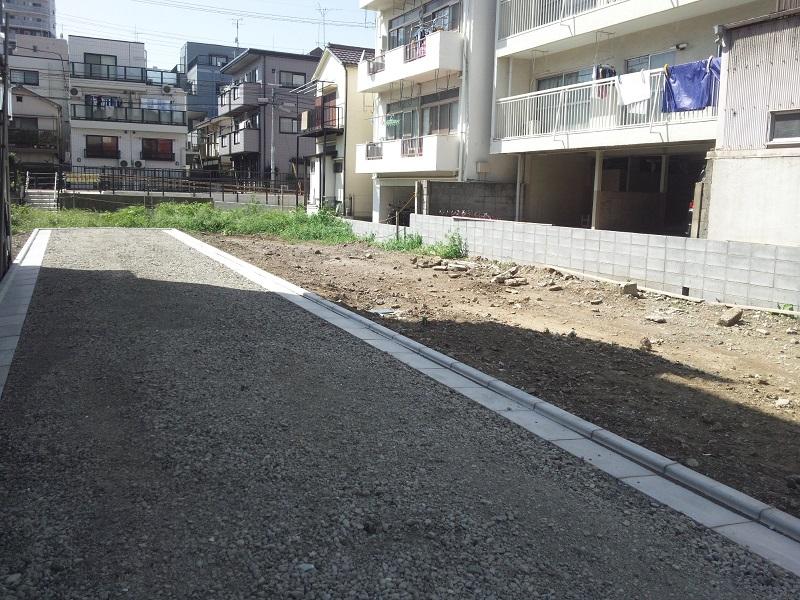 Local photos, including front road. Local (September 2013) Shooting