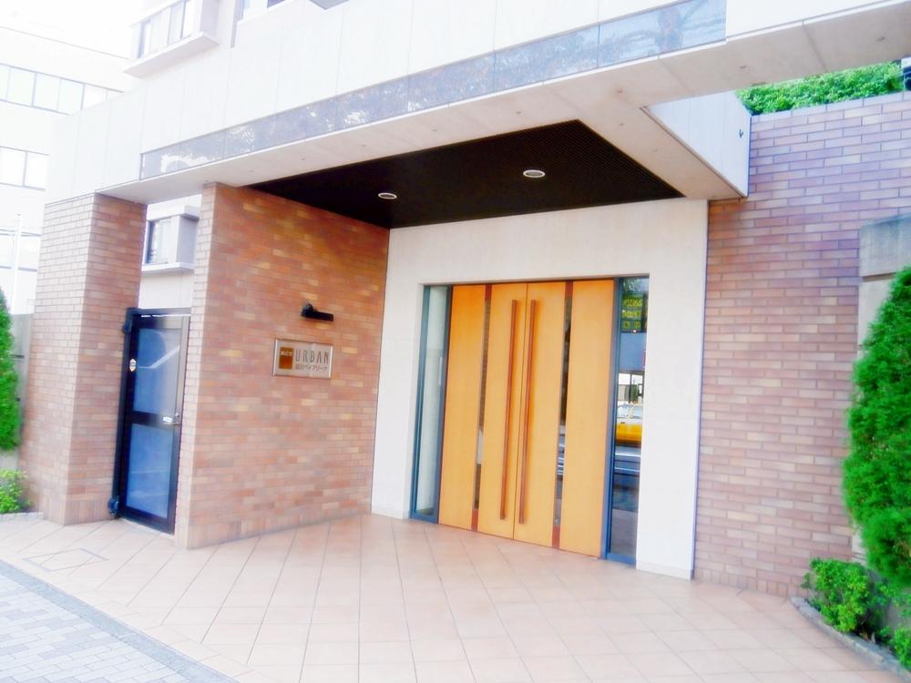 Entrance. Common areas