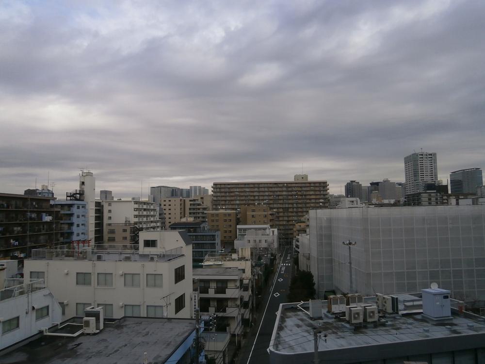 View photos from the dwelling unit. View from the site (December 2013) Shooting