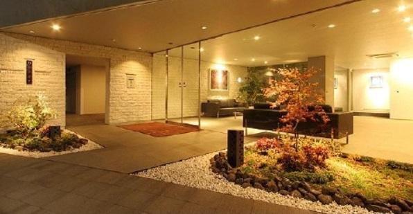 Entrance. Common areas