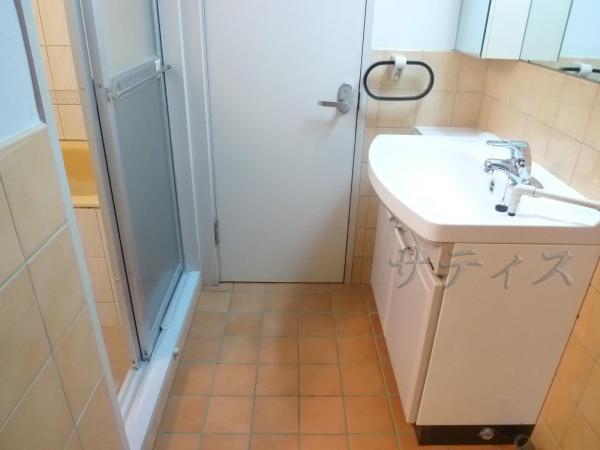 Wash basin, toilet. sanitary
