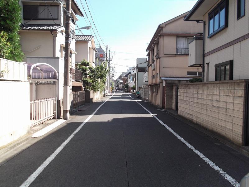 Local photos, including front road. Local (10 May 2013) Shooting