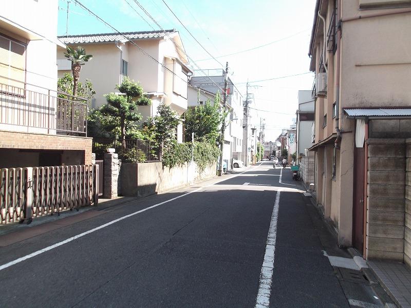 Local photos, including front road. Local (10 May 2013) Shooting