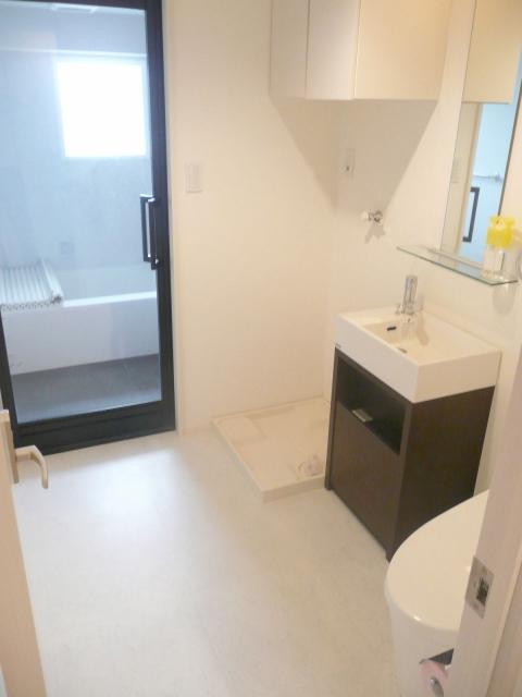 Wash basin, toilet