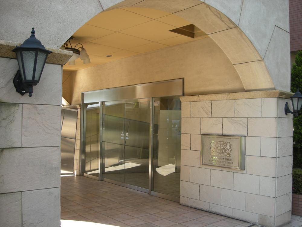 Entrance. Common areas