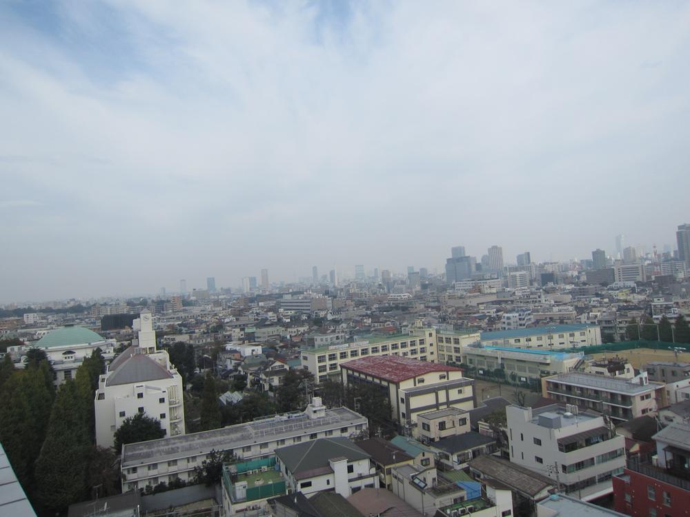 View photos from the dwelling unit. View from the site (November 2013) Shooting