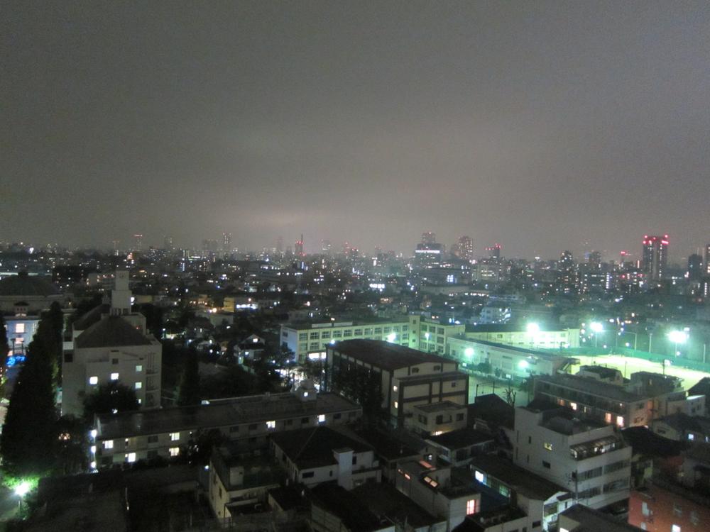 View photos from the dwelling unit. View from the site (November 2013) Shooting