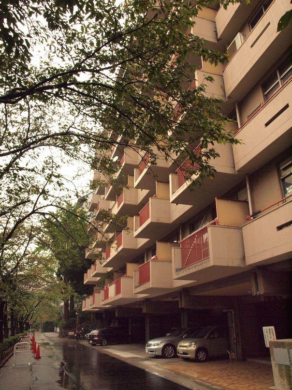 Other. This property of more than 200 sq m of the 12th floor at the JR Yamanote Line "Meguro Station" close. Surely it would become a captive if experience the calm atmosphere of along the Meguro River. The I am liked to customers who can relate the values is the desire of the owners.