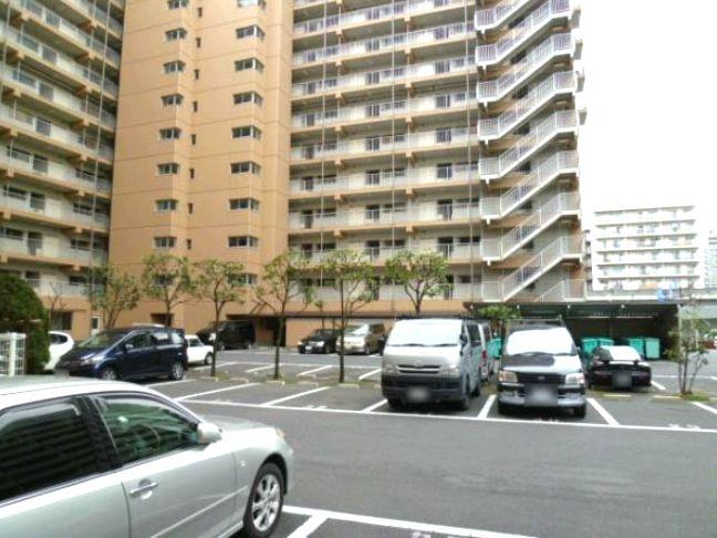 Parking lot
