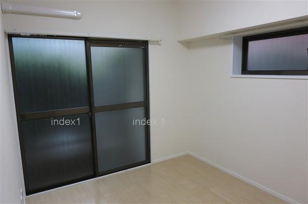 Non-living room. 5 Pledge of Western-style ・ It is a two-sided lighting