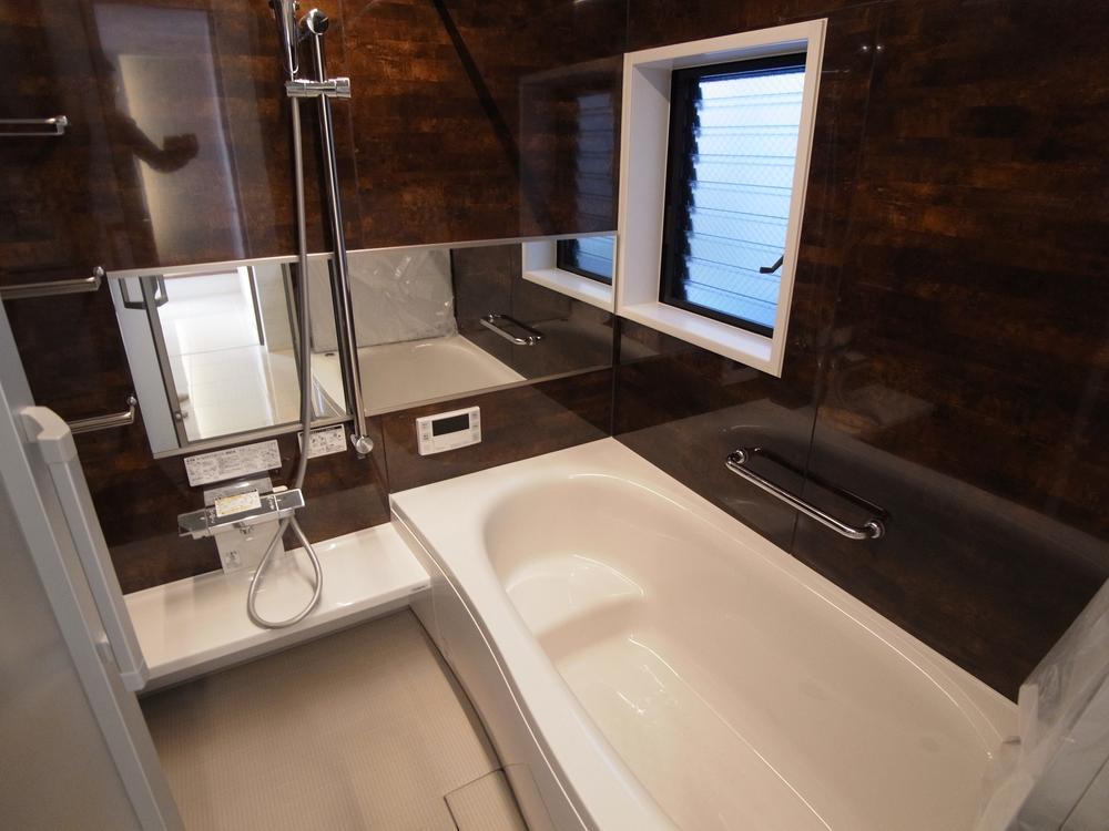 Bathroom. Indoor (12 May 2013) Shooting