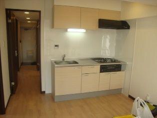 Living. About 9.5 tatami, Is living flooring.  Good view per the top floor.  Management system is also a good apartment.