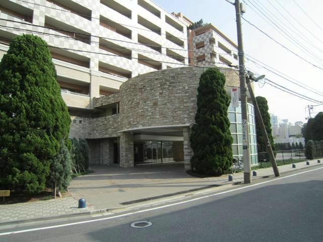 Entrance. Common areas