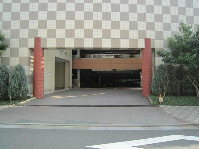Parking lot