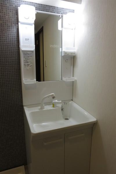 Wash basin, toilet. Washbasin happy shower