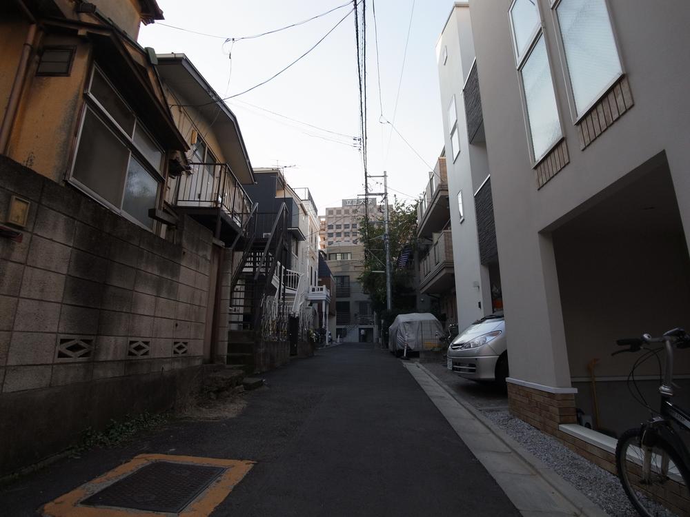 Local photos, including front road. Local (11 May 2013) Shooting