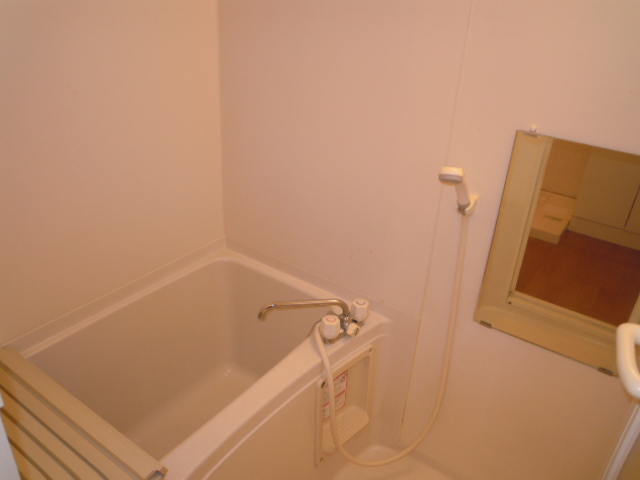 Bath. Same property reference photograph