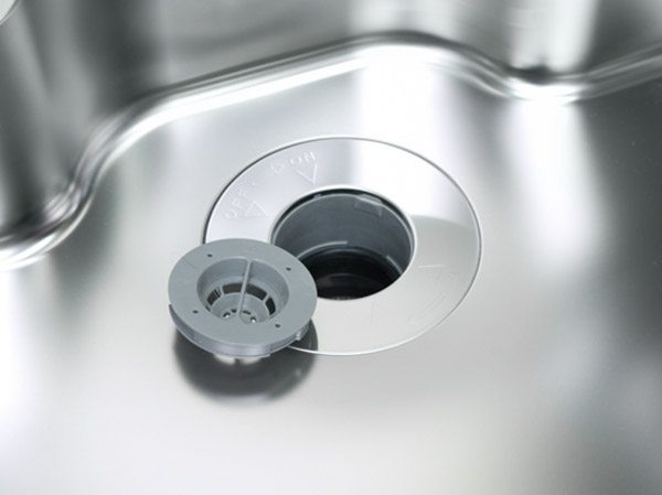 Kitchen.  [disposer] The garbage, A system that can quickly grinding process in the kitchen. Since the crushed garbage is drained from then purified in wastewater treatment equipment dedicated, Also reduces the load on the environment.  ※ There are things that can not be part of the process.