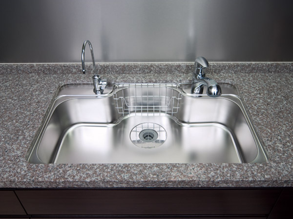 Kitchen.  [Large sink] A lot of dishes and vegetables adopted easily washable large sink at a time.  ※ Except for some type. The size of the sink depends on the type.