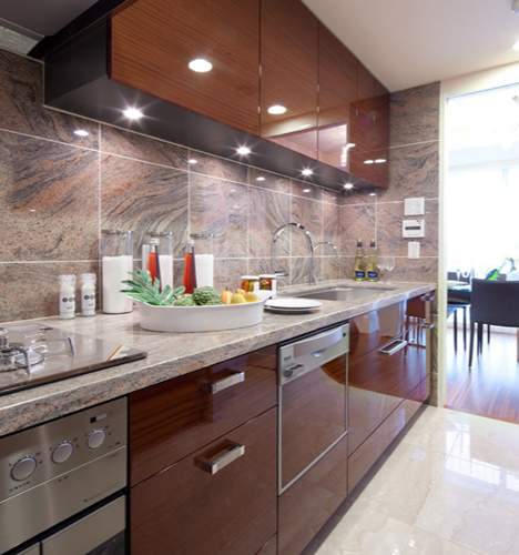 Kitchen.  [kitchen] Luxurious kitchen with high-quality come in handy in the party of invited guest. The counter top, Adopt a full sense of quality natural stone. (E-105AT type ※ Sale already November 2010 shooting)
