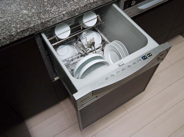 Kitchen.  [Slide-type dishwasher] Efficiently, Also has excellent water-saving effect on top I'll wash a lot of dishes. Also, Because of the sliding, Possible and out of in a comfortable position.