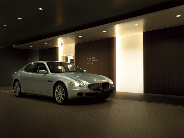 Shared facilities.  [Coach Entrance] Installing a coach entrance of the car only on the first floor both building of underground. To protect important private car from the wind and rain, Also it has realized the building in the parking that allows without worrying about the weather and out of the large luggage.