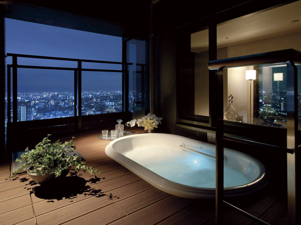 Room and equipment. Luxury living in downtown high-rise tower. Open mansion of the upper floors unique, such as Sky Jacuzzi. Living in the tower, which boasts the convenience of the Yamanote Line direct connection, It gives an elegant time to forget that you are in the city center. (Two or more points, W-155AT type 38 floor ※ Sale already November 2010 shooting)