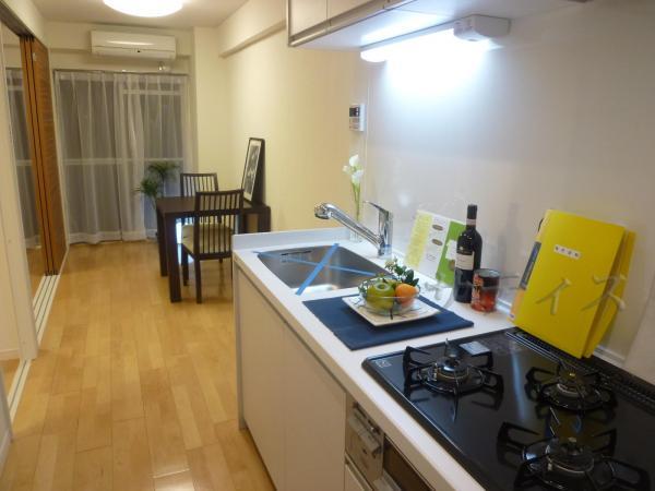 Kitchen. Easy-to-use system Kitchen