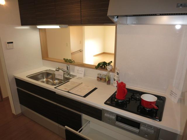 Kitchen. Face-to-face kitchen