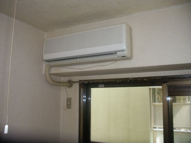Other Equipment. Another room reference photograph Air conditioning