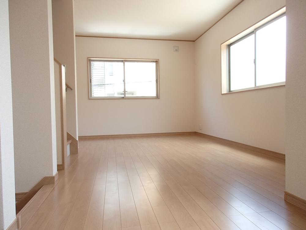 Same specifications photos (living). Same specifications Photos