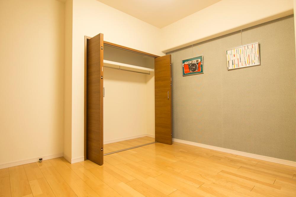 Non-living room. Indoor (11 May 2013) Shooting