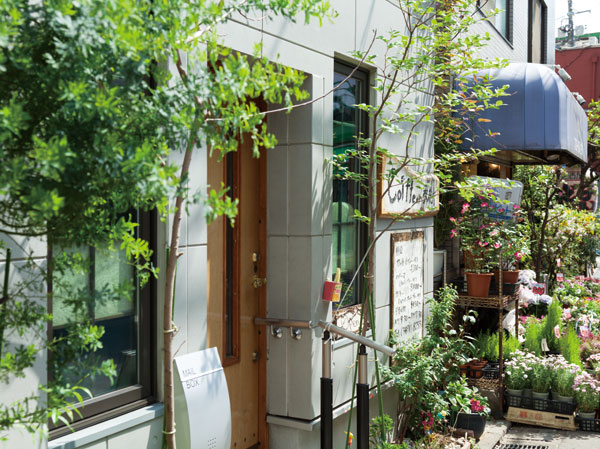 Surrounding environment. Fudomae Station street mall (a 5-minute walk ・ About 370m)