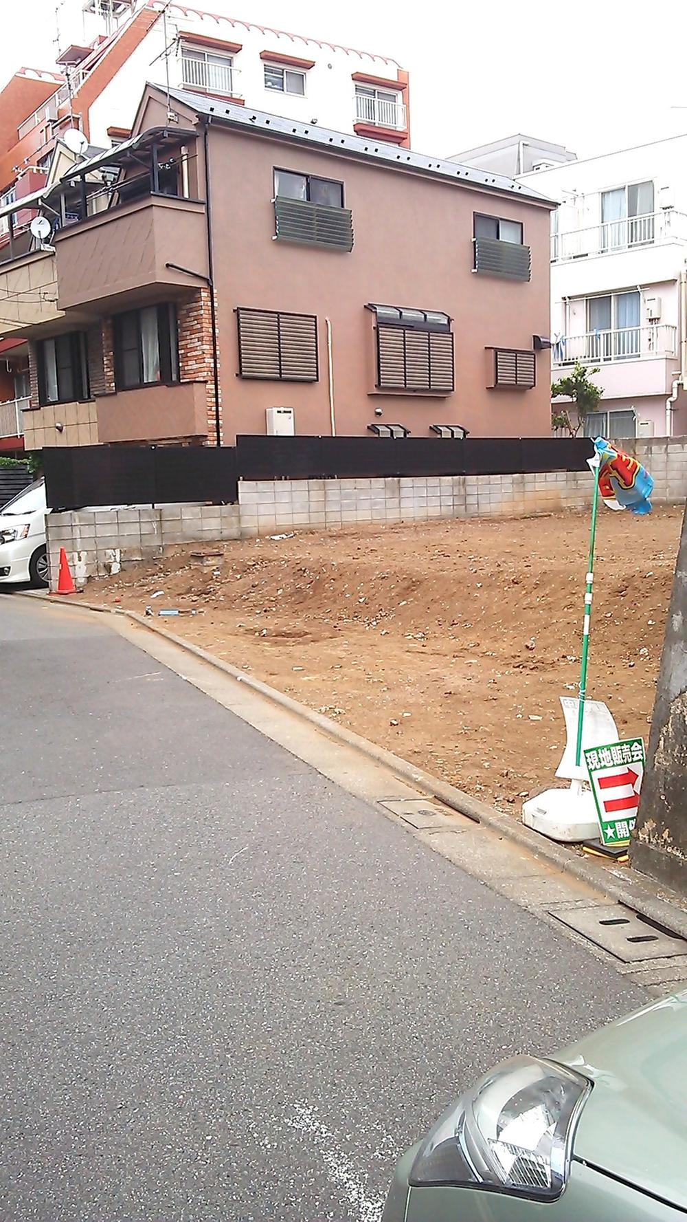 Local photos, including front road. Local (July 2013) Shooting