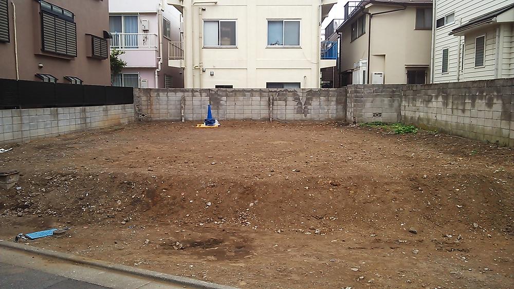 Other local. Currently is vacant lot (10 May 2013)