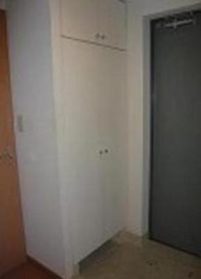 Entrance. ☆ Entrance