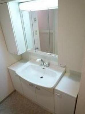 Washroom. ☆ Independent wash basin