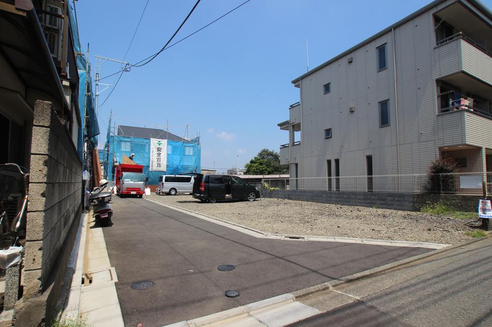 Local photos, including front road. Local (August 2013) Shooting