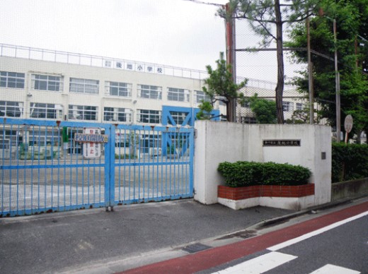 Primary school. Ushiroji up to elementary school (elementary school) 292m