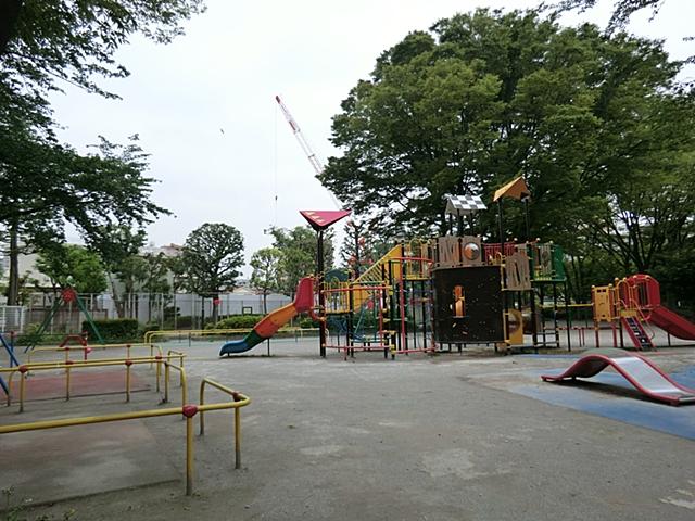 park. 530m to Oi park