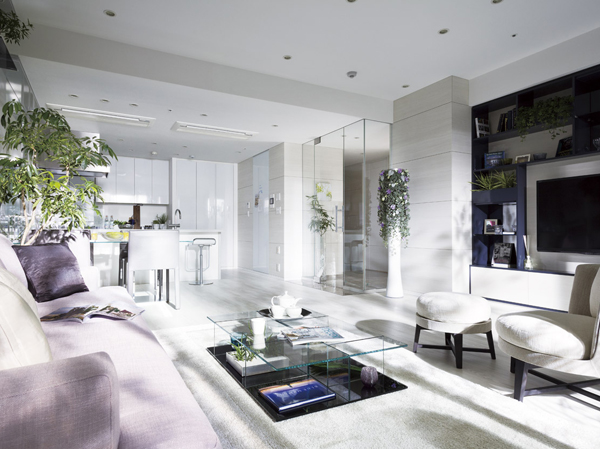 Living.  [LIVING DINING ROOM] It living wrapped in moisture and green. Beautifully full of sophisticated house. It is filled with sophistication and moisture, Family to be illuminated by the sun. It is woven spun here, I hope when irreplaceable.  ※ Shoot the model room 80J type (MENU2) (7 May 2013) to what was.