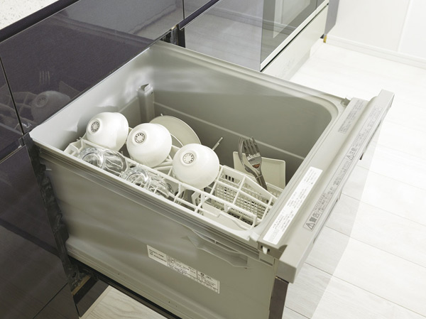 Kitchen.  [Dish washing and drying machine] Standard equipment also refreshing dish washing and drying machine looks to the system kitchen. Washed with hot water hot air ・ Dry, Also consideration to hygiene. (80J type) ※ 40C ・ Except for the 40D type.