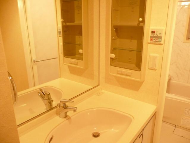 Wash basin, toilet