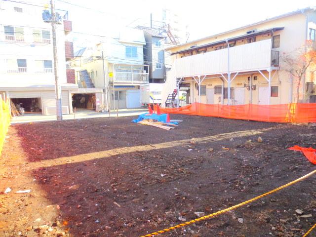 Local land photo. All sections is 20 square meters more than.